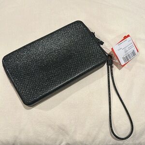 NWT Havaianas black glitter wristlet